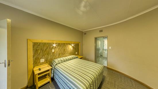 Loskopdam, A Forever Resort: Guest House - 2 Double - 4 Single