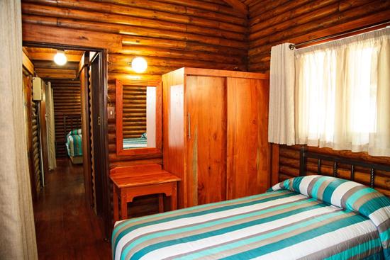 Loskopdam, A Forever Resort: Log Cabins - 2 Bedroom - 1 Double bed, 2 Singles